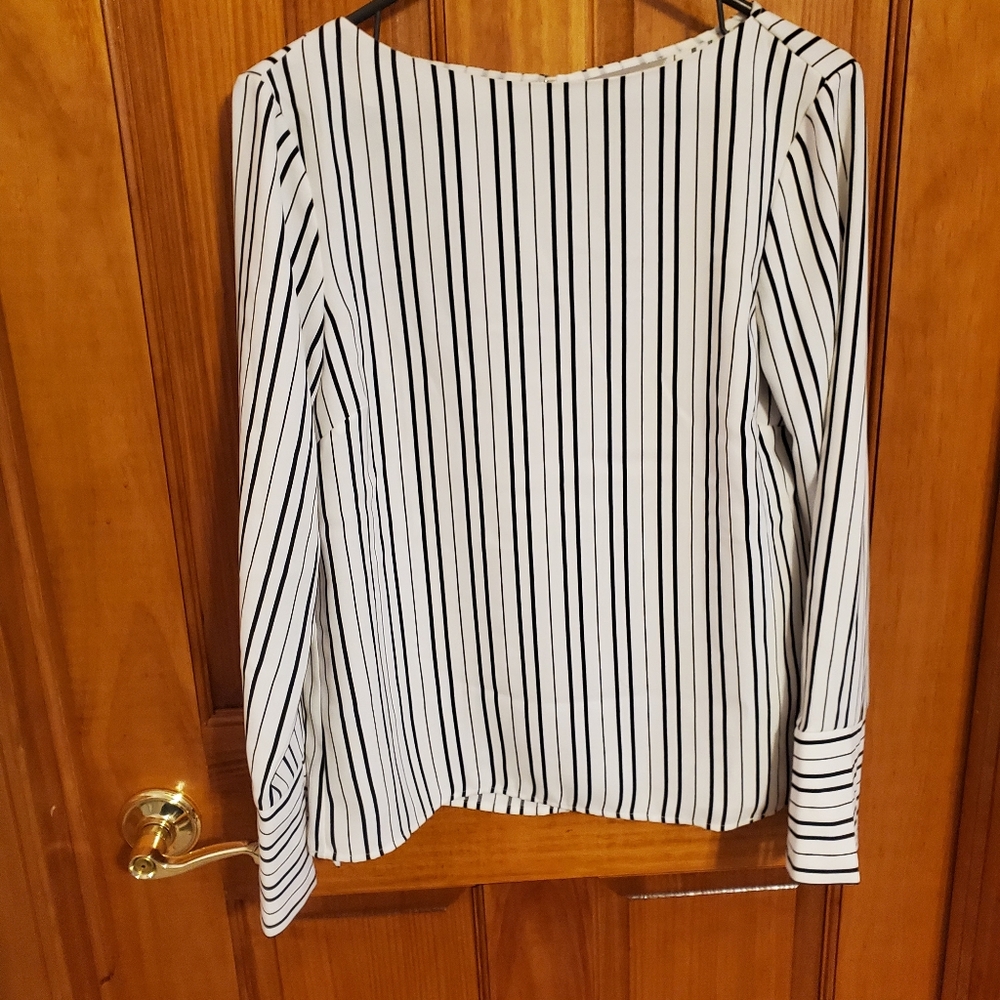 H&M dress top